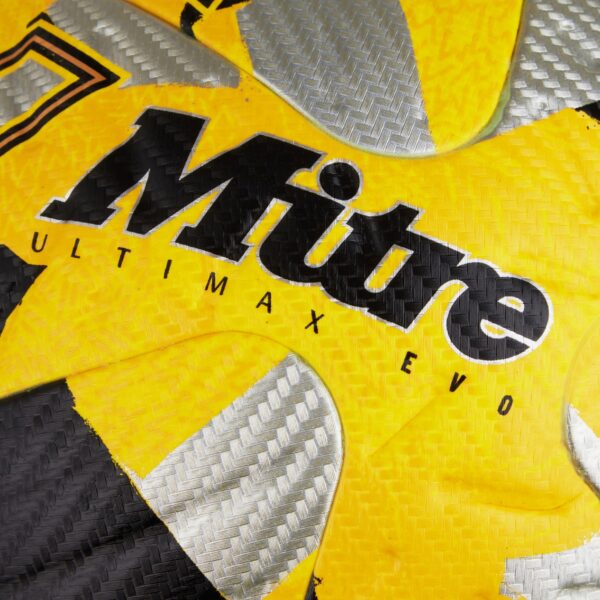 Ultimax Evo White & Yellow Mixed 10 Ball Deal Plus FREE Bag - Image 7